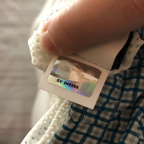 The North face blue plaid windbreaker - Picture 2 of 6